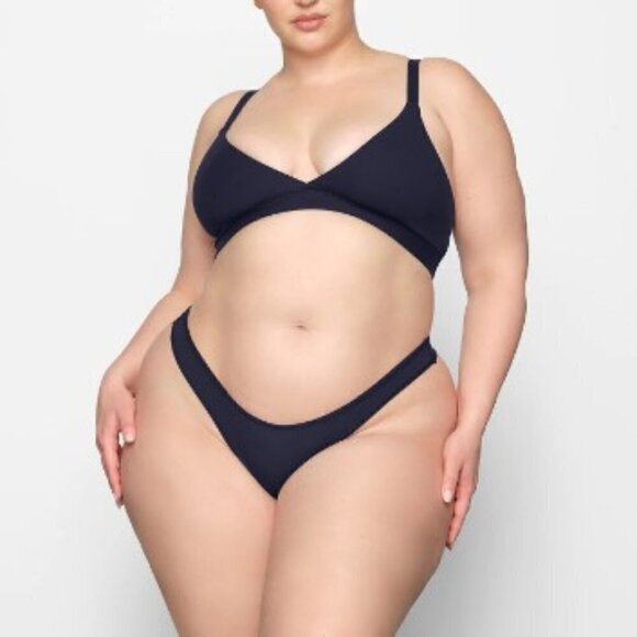NWT SKIMS Fits Everybody Dipped Front Thong Deep Royal Size 4X - Picture 1 of 8